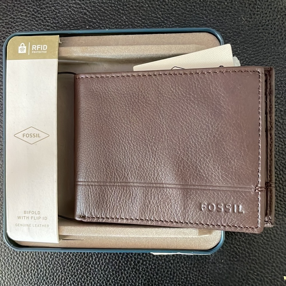Mens Fossil Wallet in Chocolate